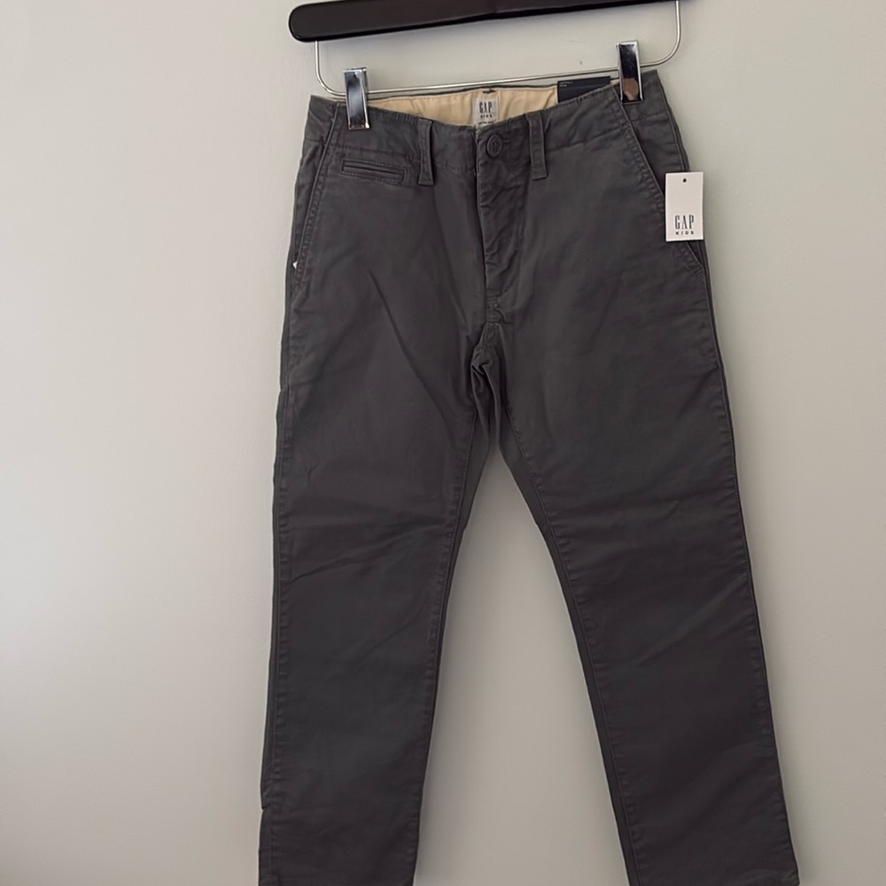 NWT Gap kids boys gray chinos.  Size 7.